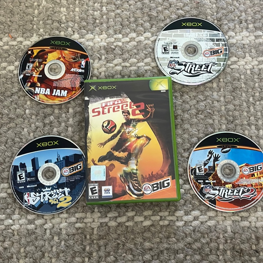 Original Xbox  games Fifa steet 2 NFL street 1 and 2 nba street 2 and nba jam